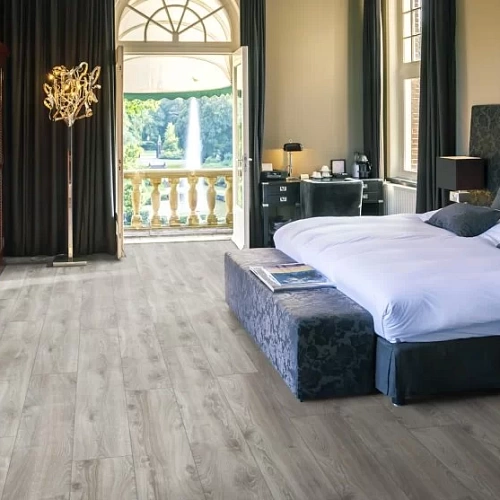 ДУБ ГОРНЫЙ СЕРЕБРИСТЫЙ ЛАМИНАТ  KRONOTEX  MAMMUT PLUS ламинат для пола